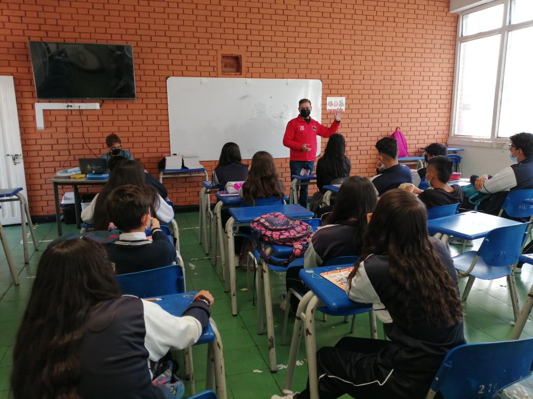 Socialización en Colegios por parte de Gestión social de TransMilenio