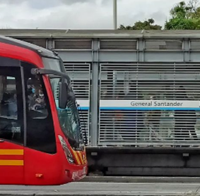 Bus troncal en estación General Santander